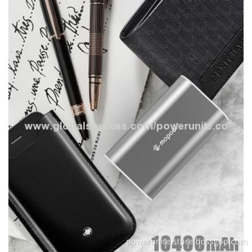 Portable Mobile Phone Chargers with 10,400mAh Capacity, M322